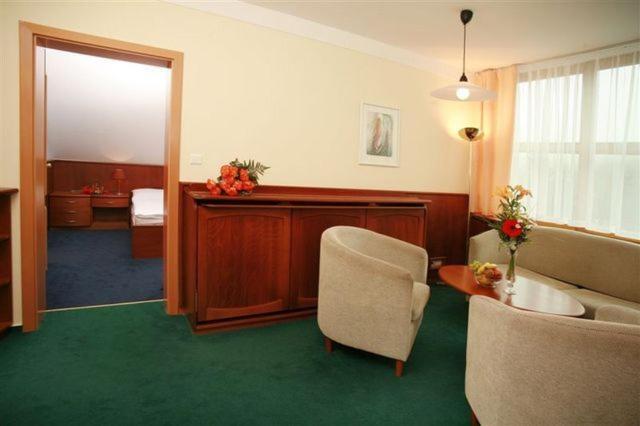 Hotel Nastup Loučná pod Klínovcem Cameră foto